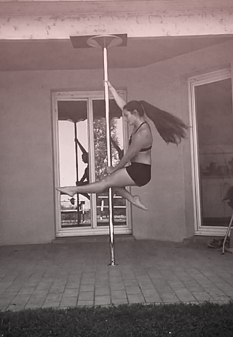 Firelady pole dance