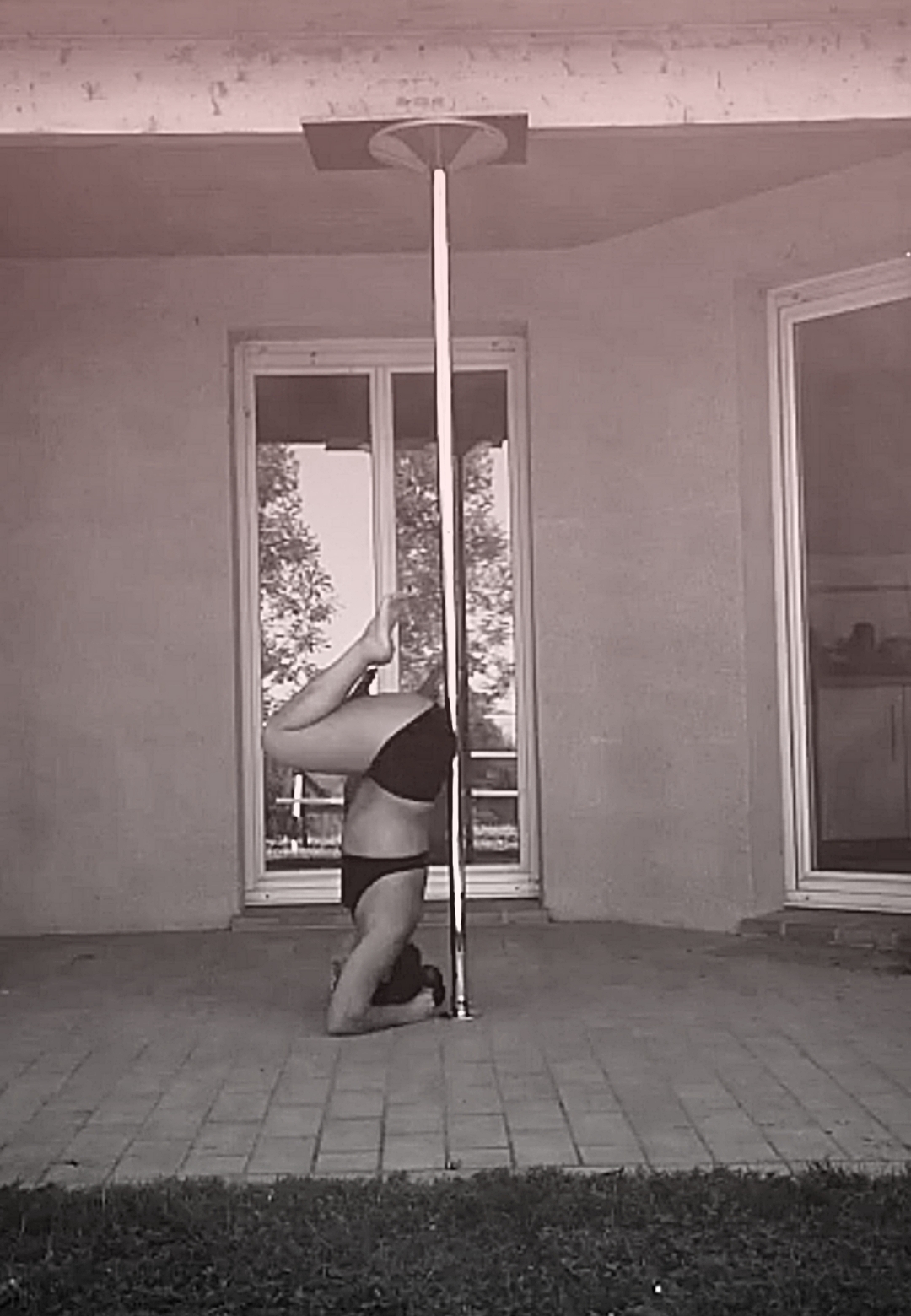 Handstand groupé