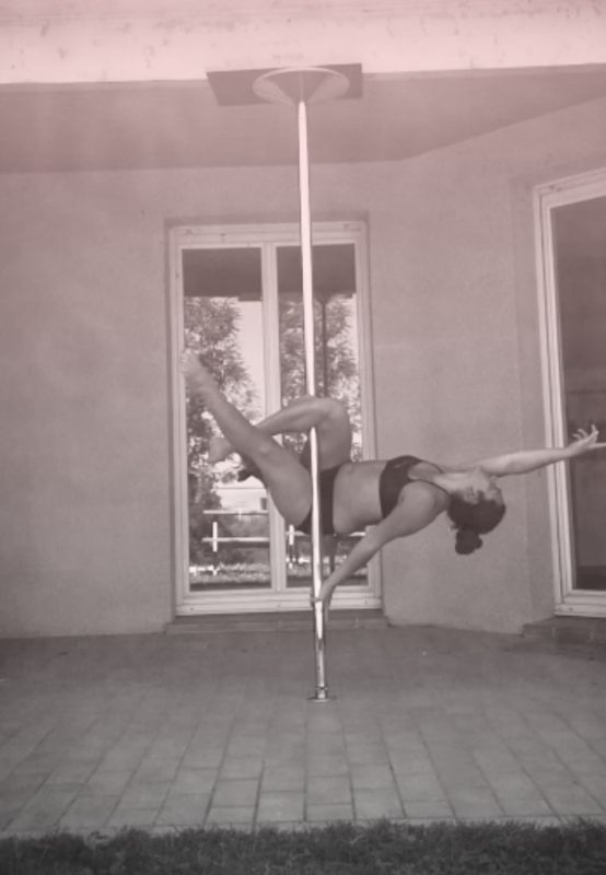 Viva II pole dance